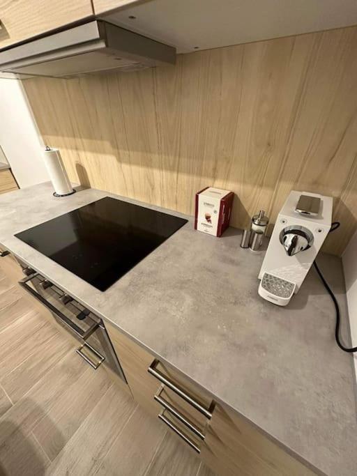 Direkt Bei U1 Appartement Wenen Buitenkant foto